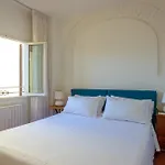 Ponte Vecchio Penthouse Charming View Apartament