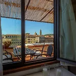 Apartament Ponte Vecchio Penthouse Charming View Florencja