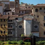 Ponte Vecchio Penthouse Charming View * Florencja