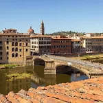 Apartament Ponte Vecchio Penthouse Charming View *