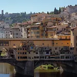 Ponte Vecchio Penthouse Charming View Apartament