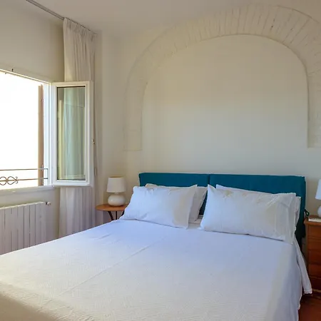 Ponte Vecchio Penthouse Charming View Lejlighed