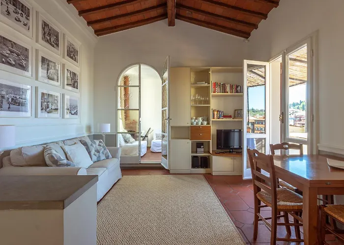 Ponte Vecchio Penthouse Charming View Appartamento