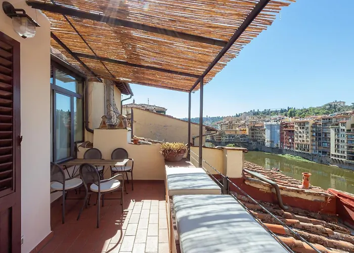 Appartamento Ponte Vecchio Penthouse Charming View Firenze