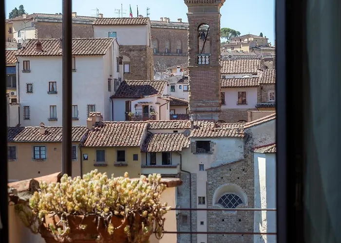 Ponte Vecchio Penthouse Charming View Appartement *